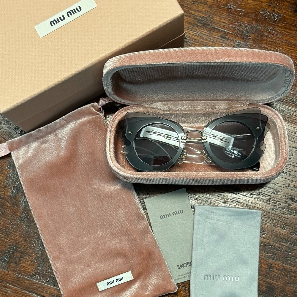 MIU MIU Butterfly Sunglasses NEW IN BOX! 63mm AUTHENTIC! Made in Italy! - Picture 4 of 13